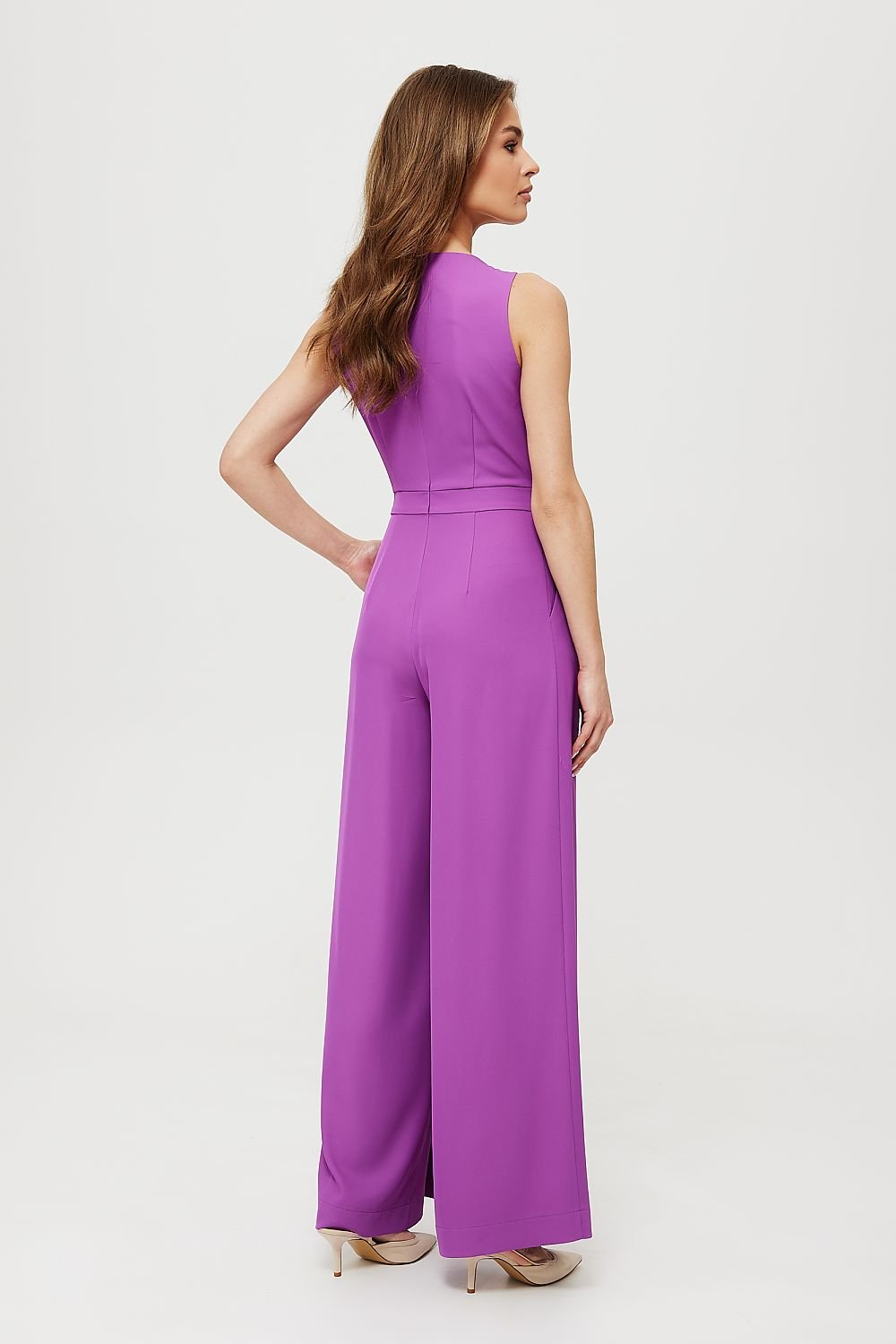 Elegant Jumpsuit With Wide Legs Makover