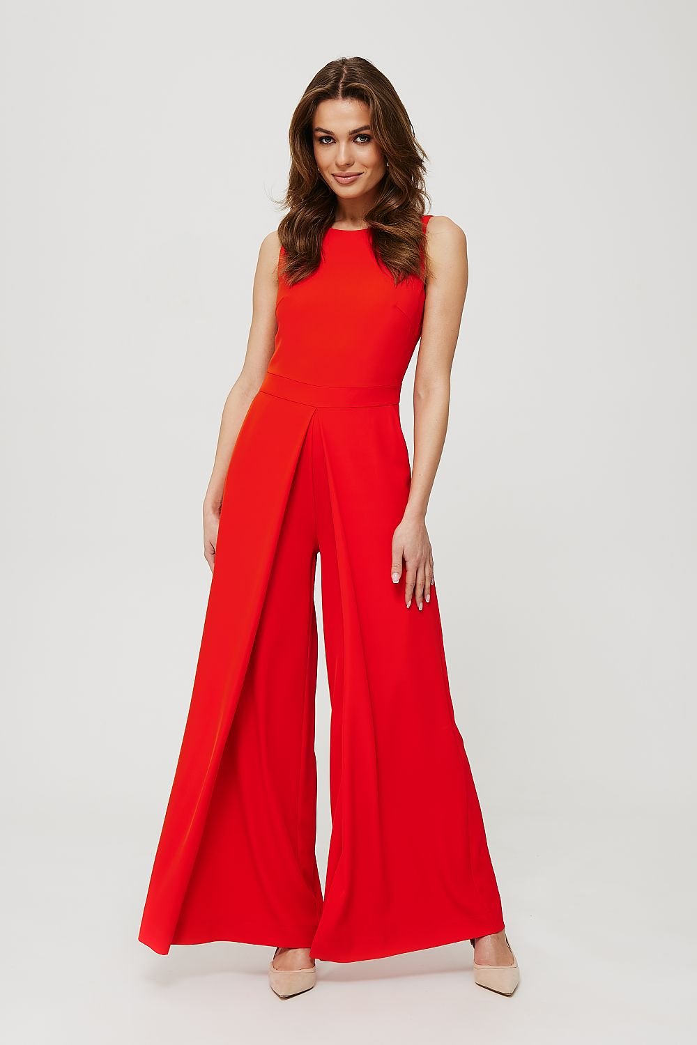 Elegant Jumpsuit With Wide Legs Makover