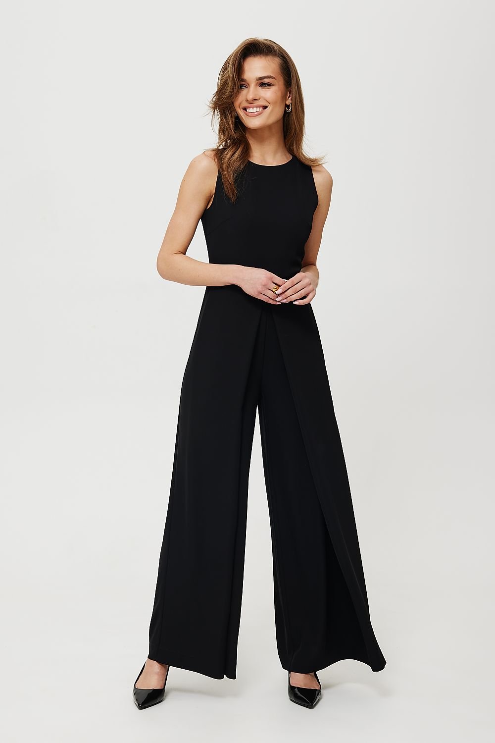 Elegant Jumpsuit With Wide Legs Makover