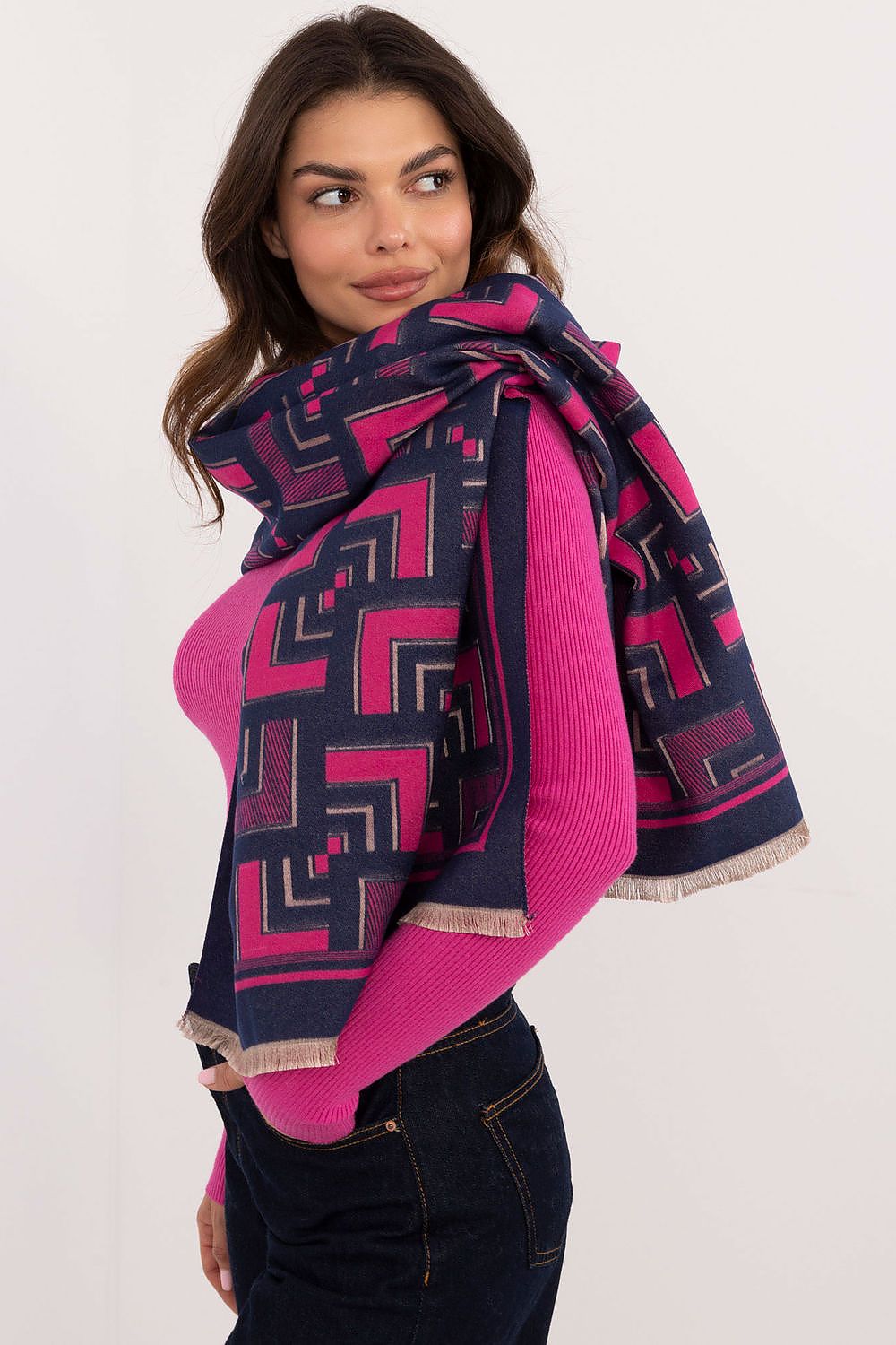 Stylish Geometric Pattern Scarf AT