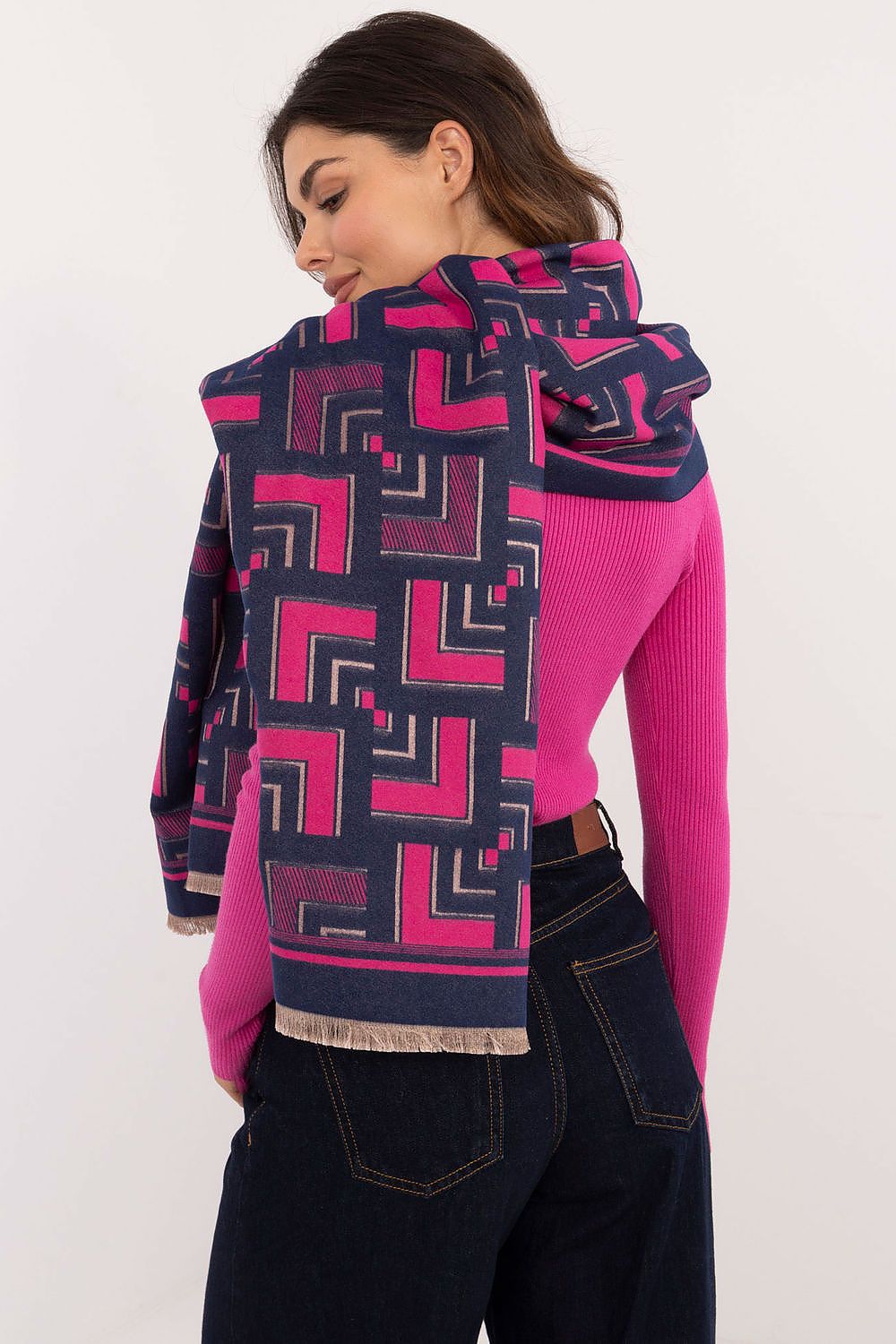 Stylish Geometric Pattern Scarf AT