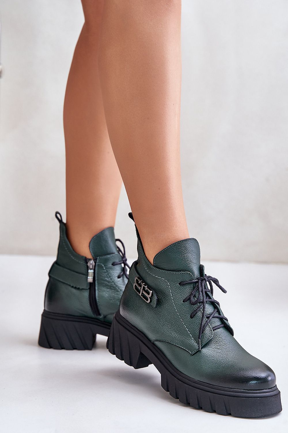 Stylish Insulated Leather Boots Step In Style