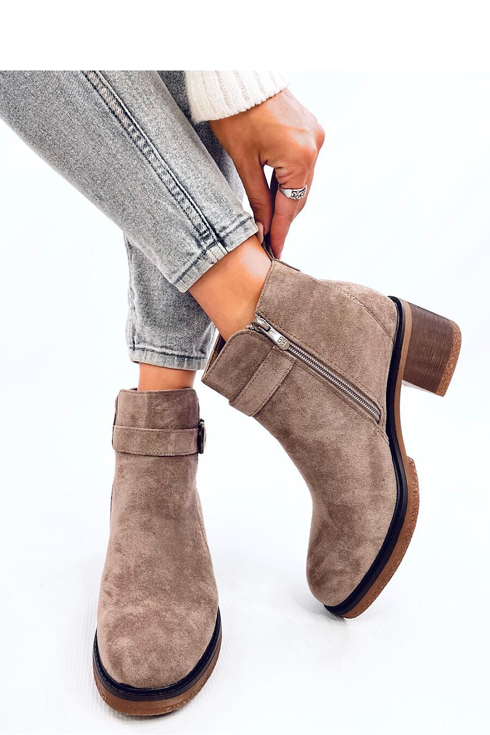 Timeless Suede Heel Boots Inello