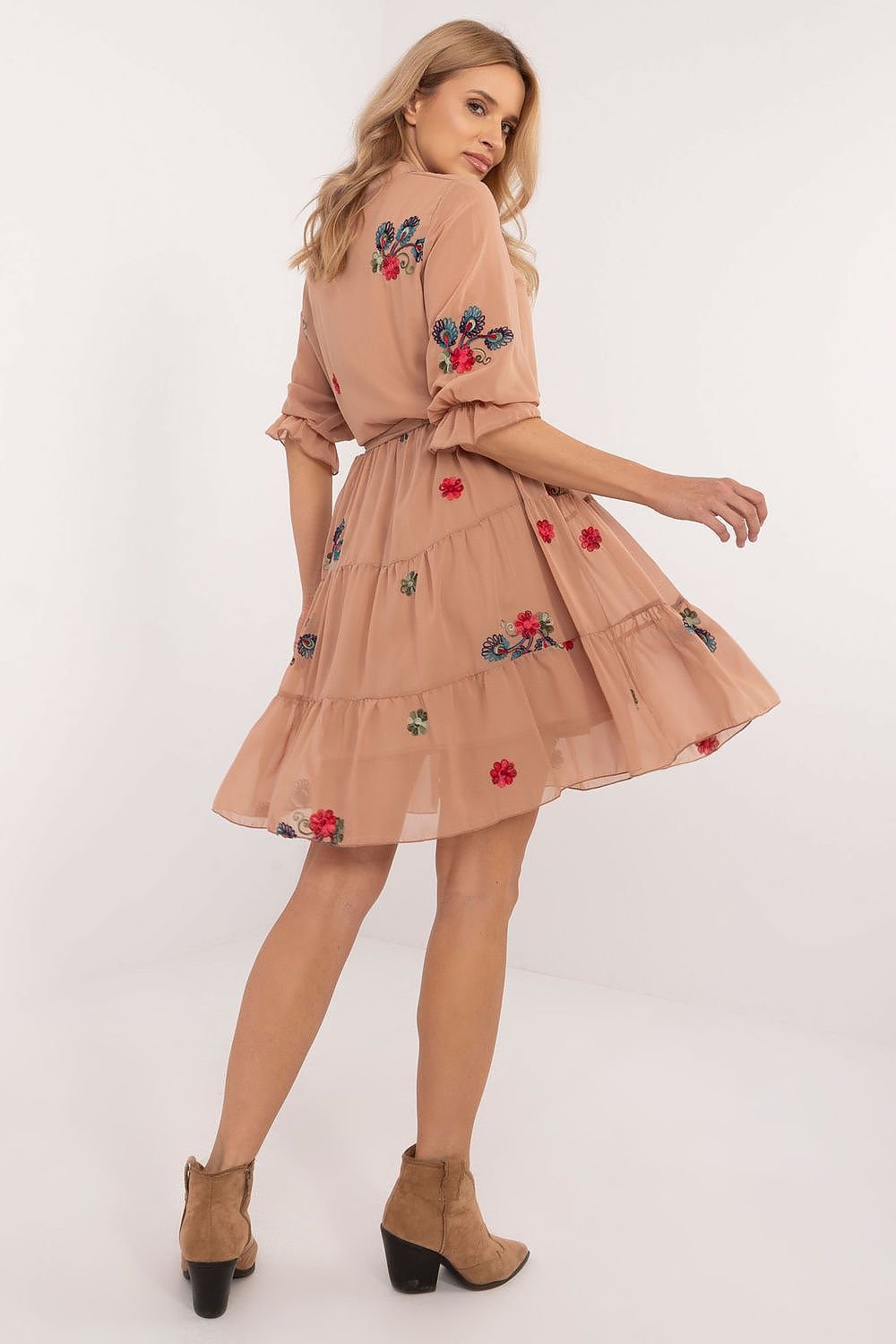 Elegant Flared Dress With Embroidery Lakerta