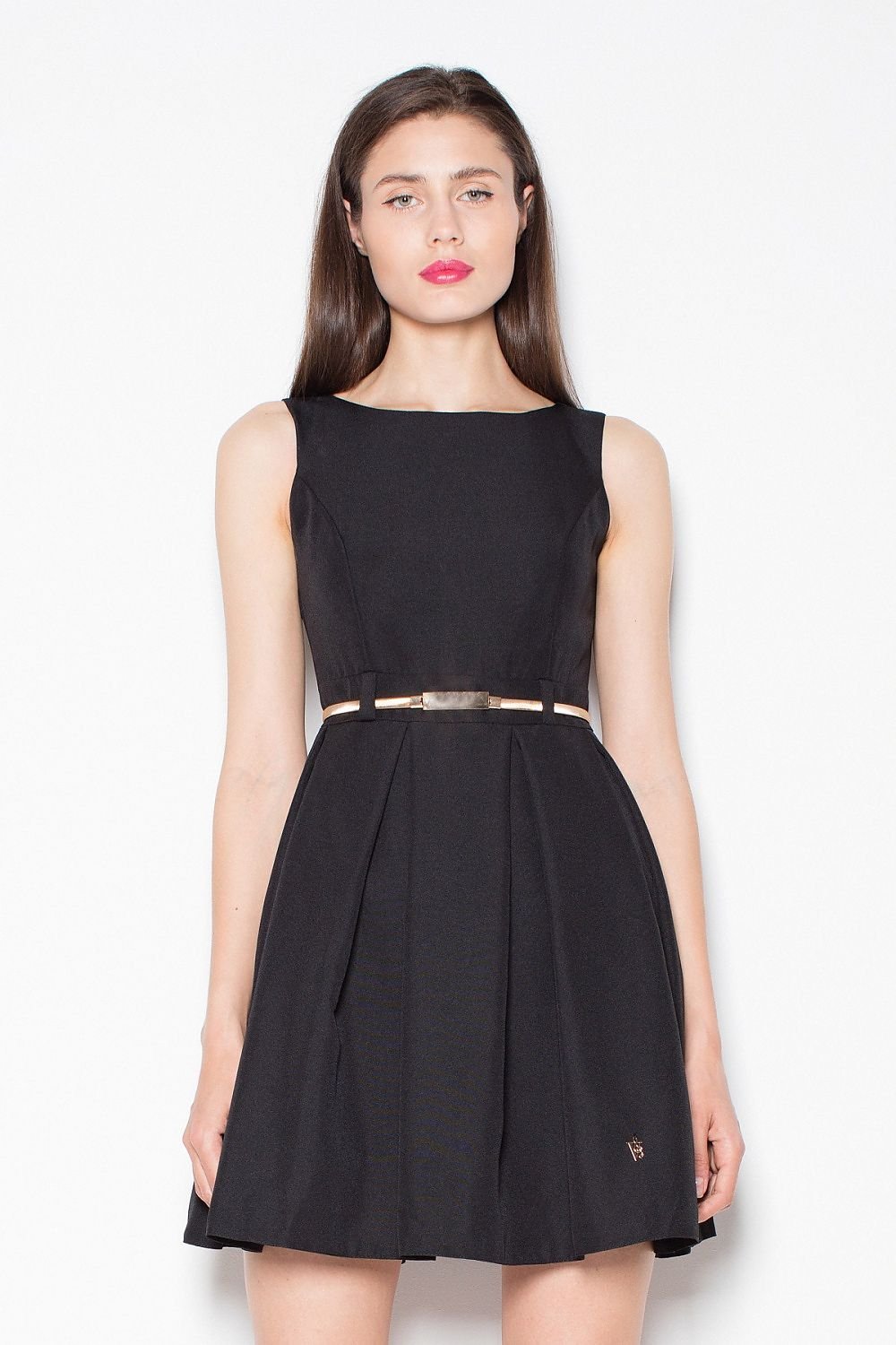 Elegant Pleated Sleeveless Cocktail Dress Venaton