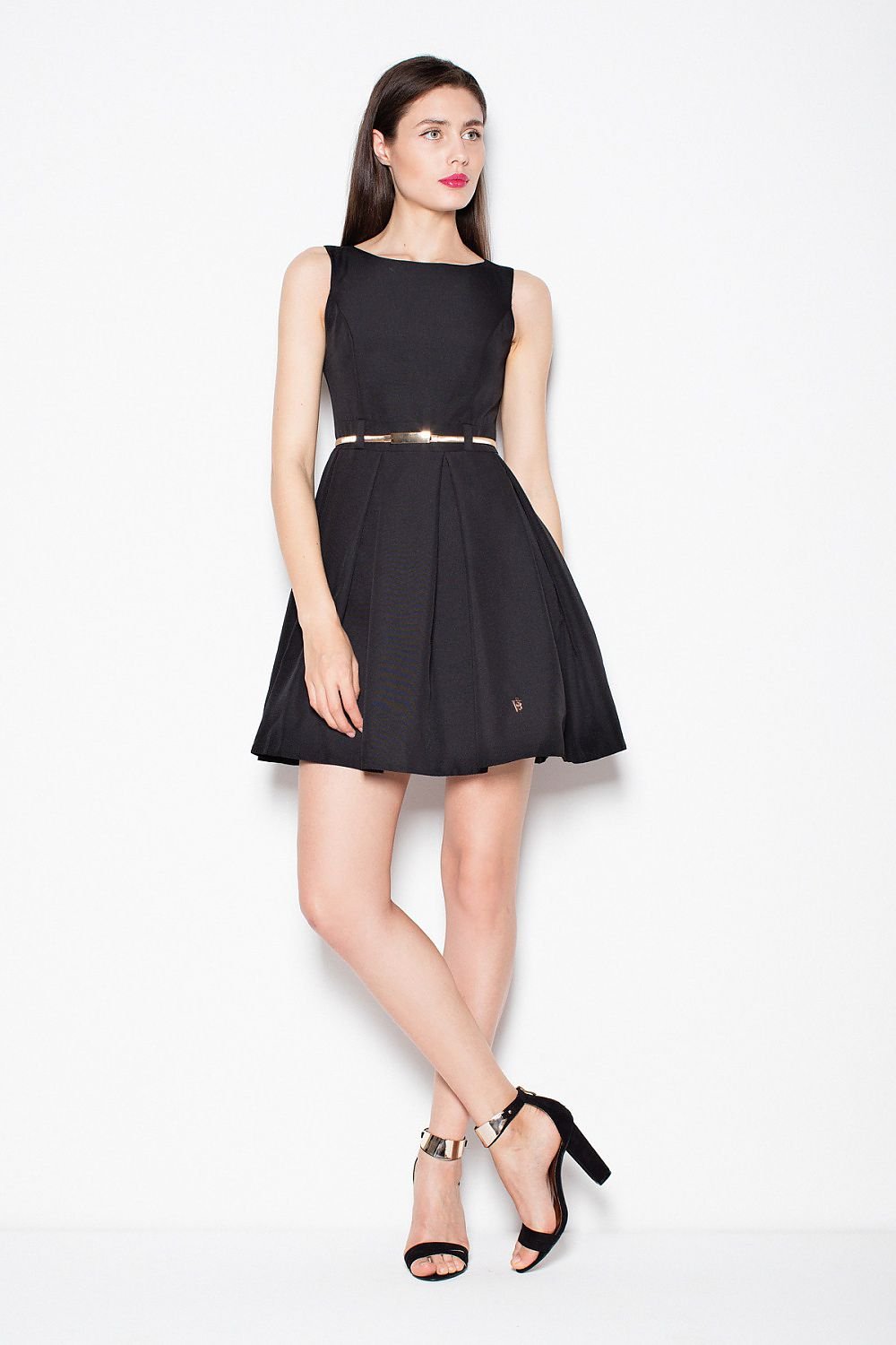 Elegant Pleated Sleeveless Cocktail Dress Venaton