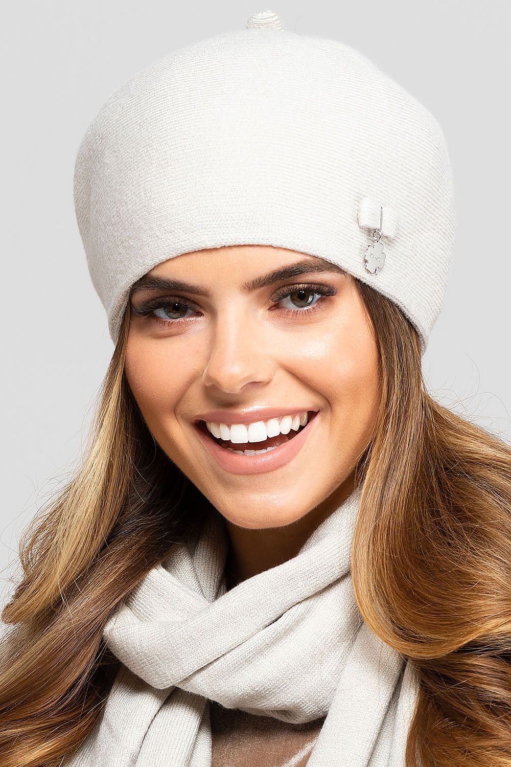 Charming Bow Warm Women's Beret Kamea