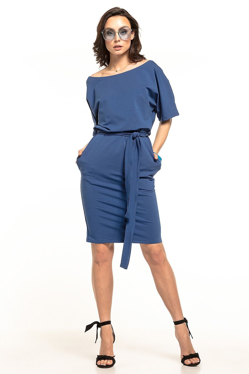 Cozy Midi Dress With Decorative Belt Tessita