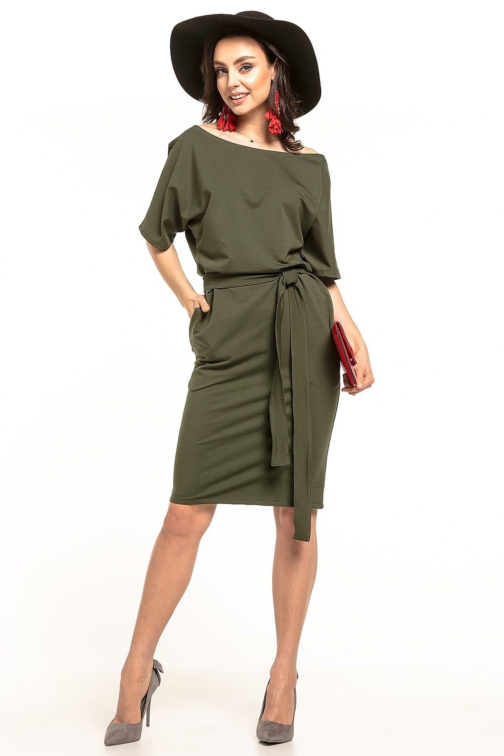 Cozy Midi Dress With Decorative Belt Tessita