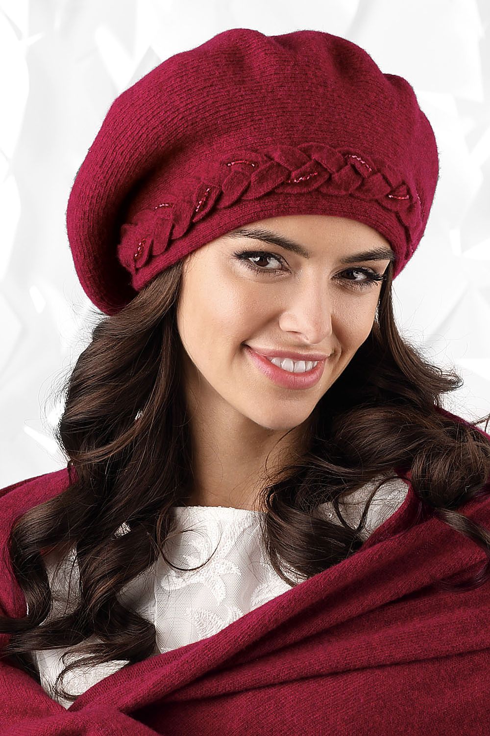 Elegant Woolen Beret Kamea