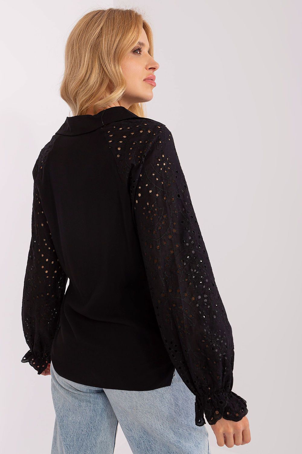 Elegant Openwork Long-Sleeved Blouse Lakerta